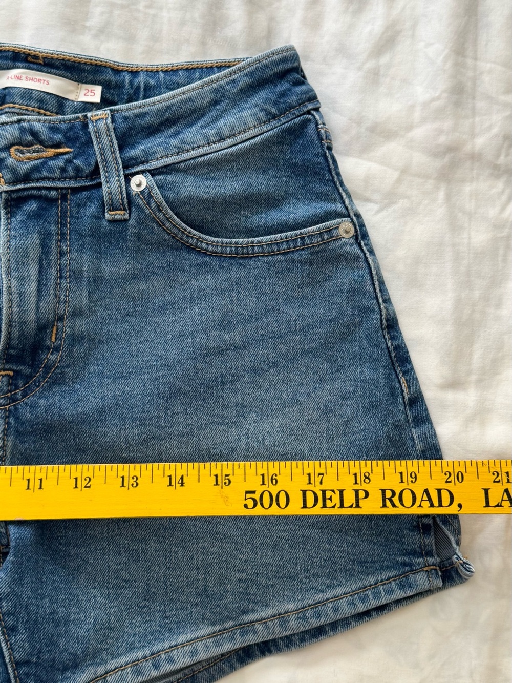 Levi's Classic Blue Denim High-Rise Shorts - Picture 5 of 8